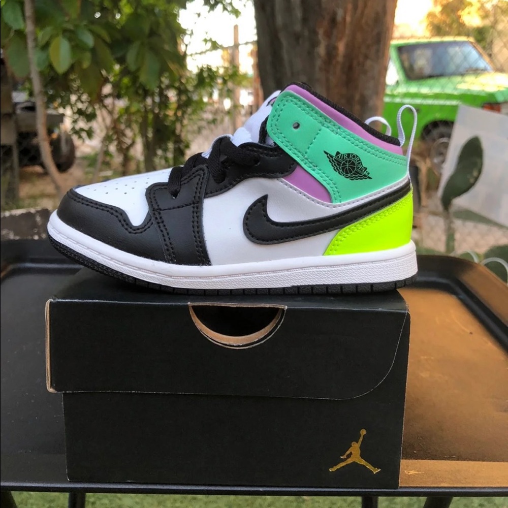 Air Jordan 1 Mid Green Glow Size 10c